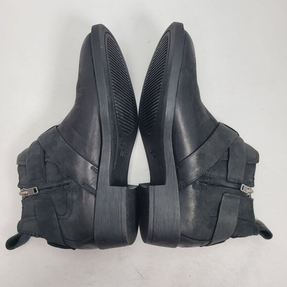 UGG  Wylma Chelsea Women's Black Leather Ankle Boots S/N 1113422 US Size 6.5 - Picture 6 of 8